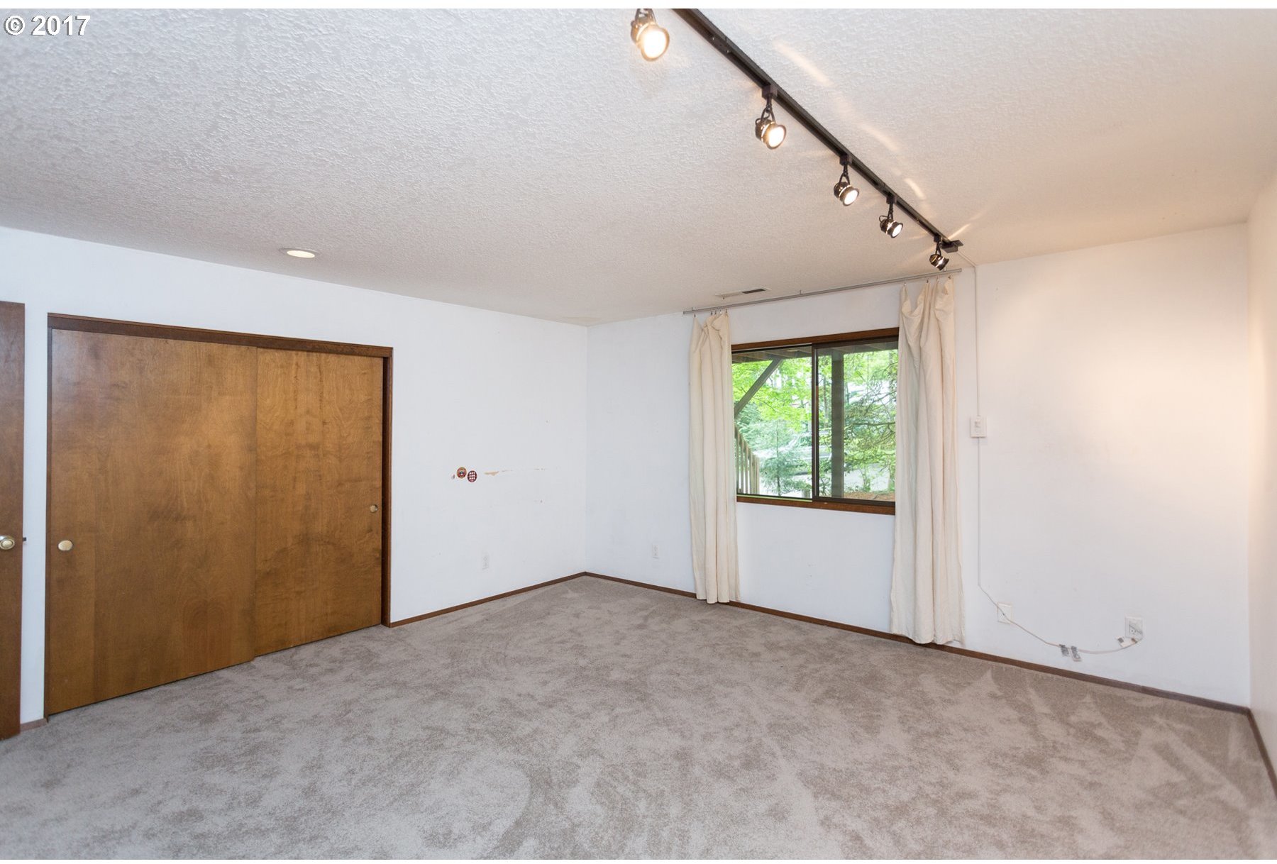 10009 Southwest Quail Post Road Portland, OR 97219 - Photo 14 of 21 Gallery Image 14