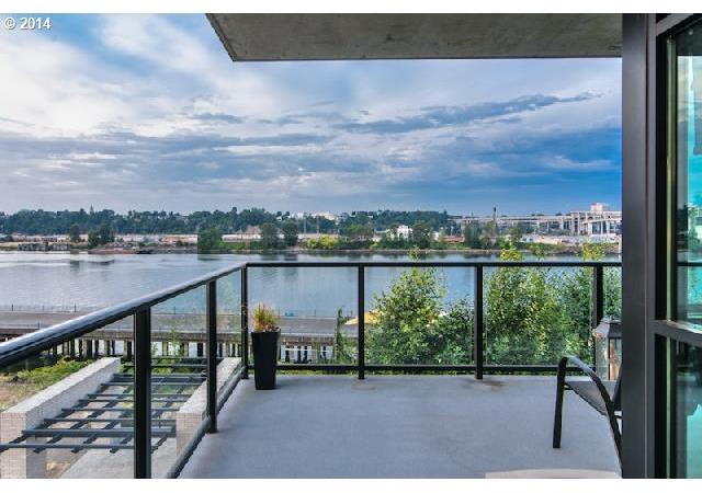 1830 Northwest Riverscape Street, Unit 409 Portland, OR 97209 - Photo 9 of 15 Gallery Image 9
