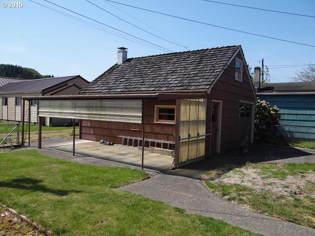 2078 Elm Avenue Reedsport, OR 97467 - Photo 7 of 16 Gallery Image 7