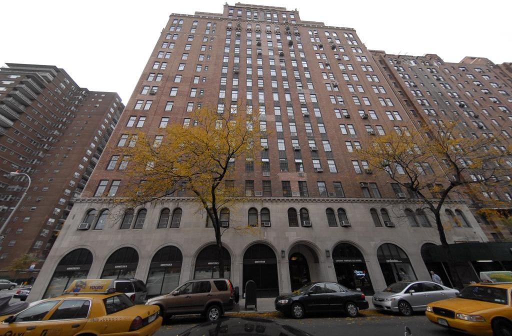 London Terrace Towers 465 W 23rd St, Manhattan, NY 10011 - Photo 2 of 7