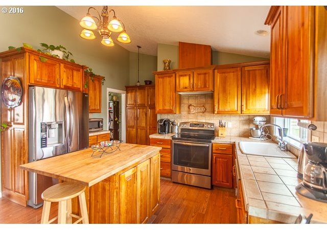 11827 Jones Road Northeast Woodburn, OR 97071 - Photo 20 of 30 Gallery Image 20
