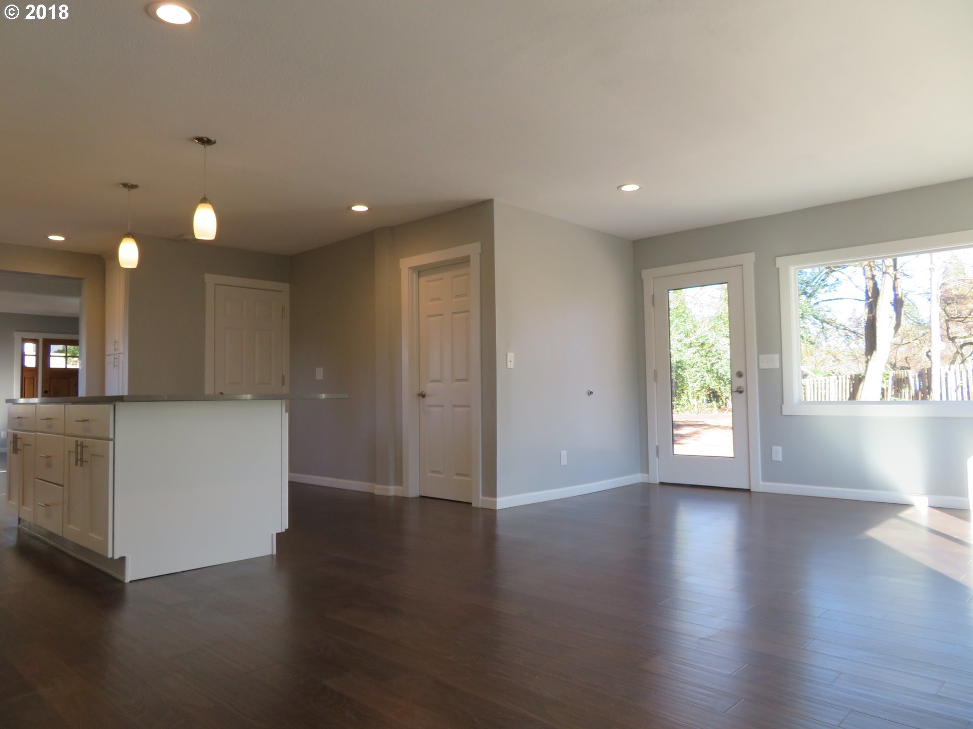 5140 Southwest Maplewood Road Portland, OR 97219 - Photo 8 of 30 Gallery Image 8