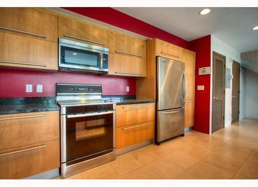 1577 Bay Road, Unit 202 Miami Beach, FL 33139 - Photo 3 of 16 Gallery Image 3