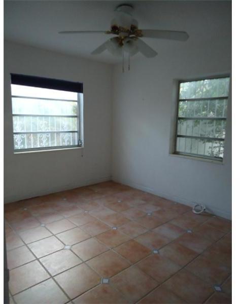 400 Ridgewood Road Key Biscayne, FL 33149 - Photo 11 of 23