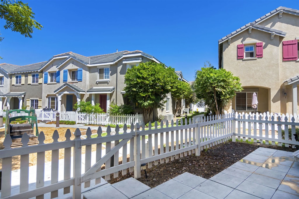 1925 Impressionist Drive, Unit 3 Chula Vista, CA 91913 - Photo 18 of 25