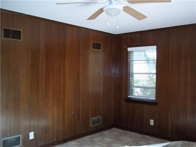 3055 Kirkcaldy Road Memphis, TN 38128 - Photo 8 of 10 Den with brick fireplace