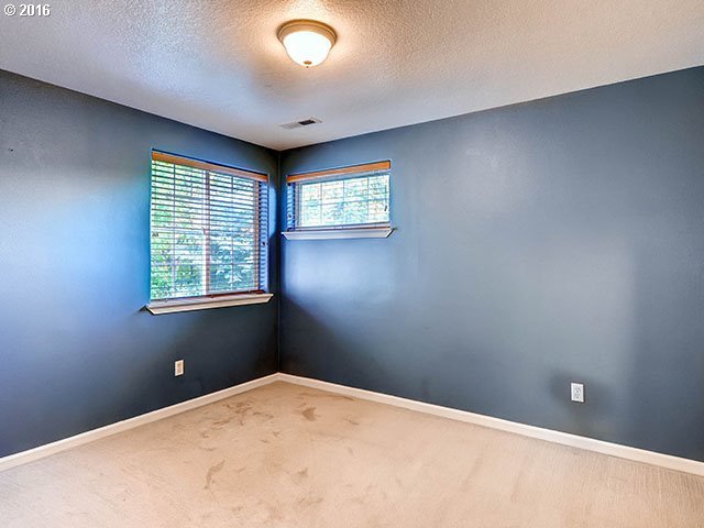 17852 Southwest Bryan Way Beaverton, OR 97007 - Photo 17 of 24 Gallery Image 17