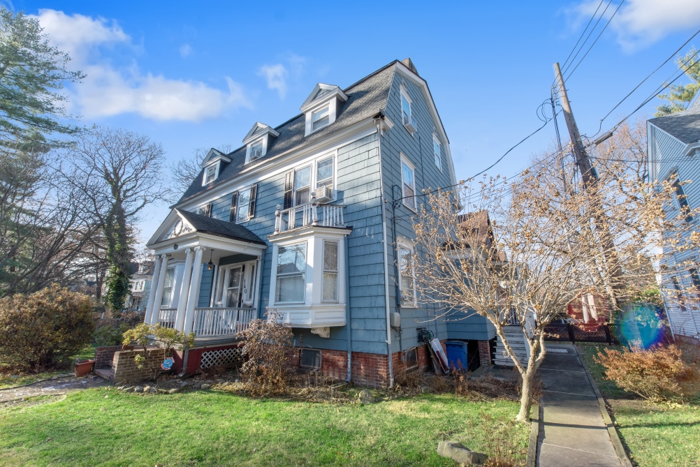 140 Tysen Street, Unit WHOLE Staten Island, NY 10301 - Photo 2 of 32