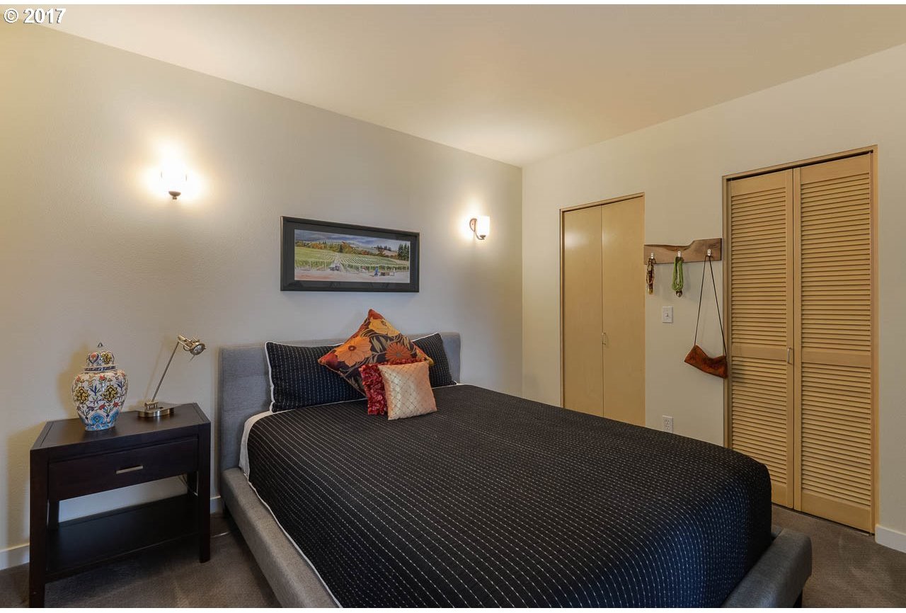 423 Northwest Uptown Terrace, Unit 1A Portland, OR 97210 - Photo 8 of 18