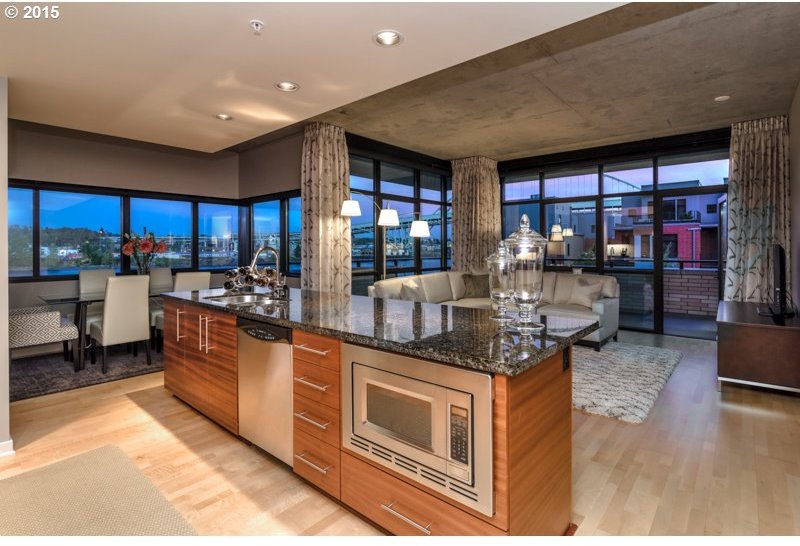 1830 Northwest Riverscape Street, Unit 302 Portland, OR 97209 - Photo 9 of 22 Gallery Image 9
