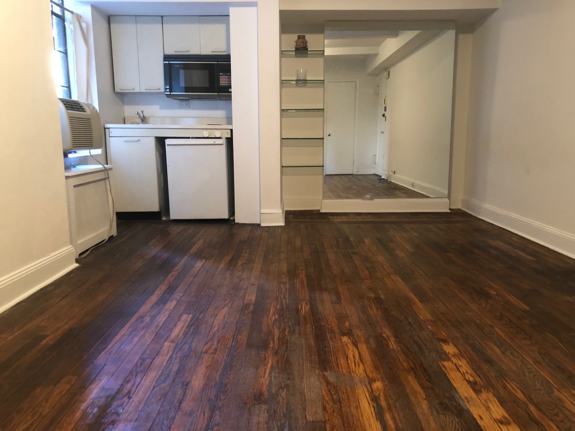 45 Tudor City Place, Unit 706 Manhattan, NY 10017 - Photo 1 of 6