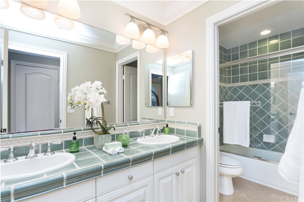 53 Sweet Bay Irvine, CA 92603 - Photo 24 of 49