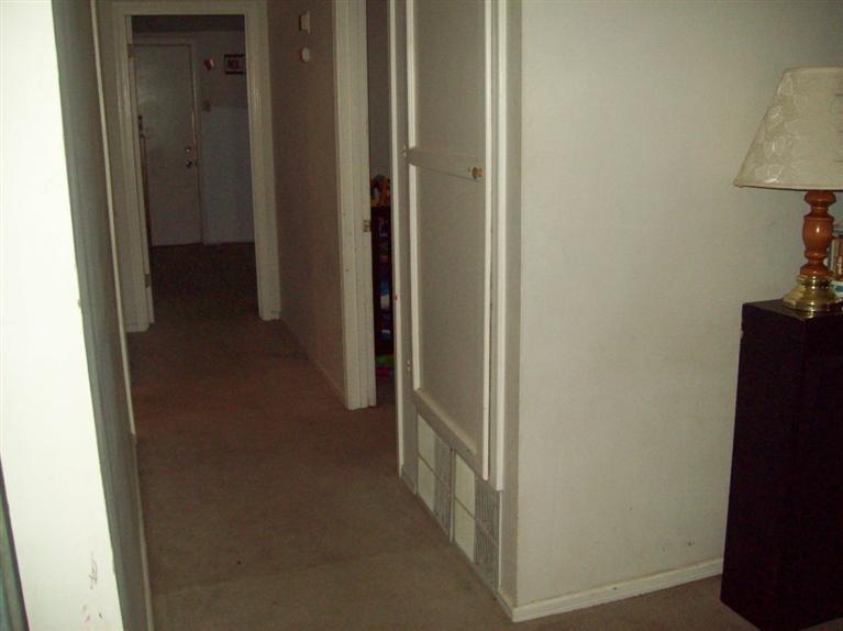 3045 Alloway Lane Bakersfield, CA 93307 - Photo 3 of 16