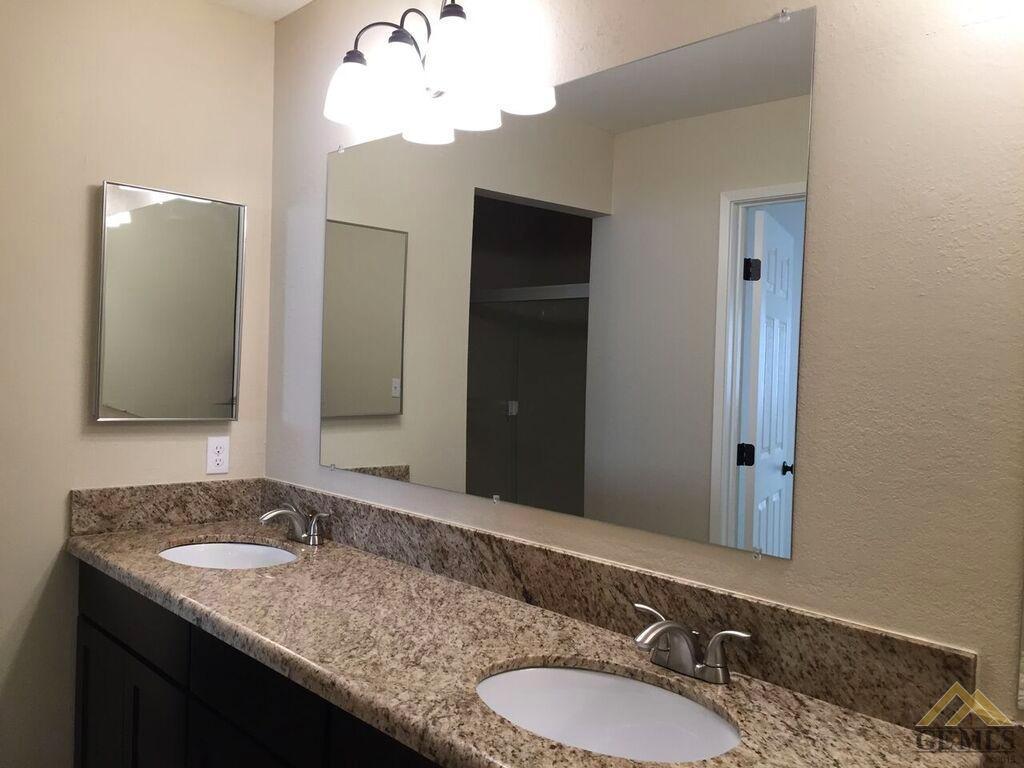 4205 Akers Road Bakersfield, CA 93313 - Photo 8 of 17