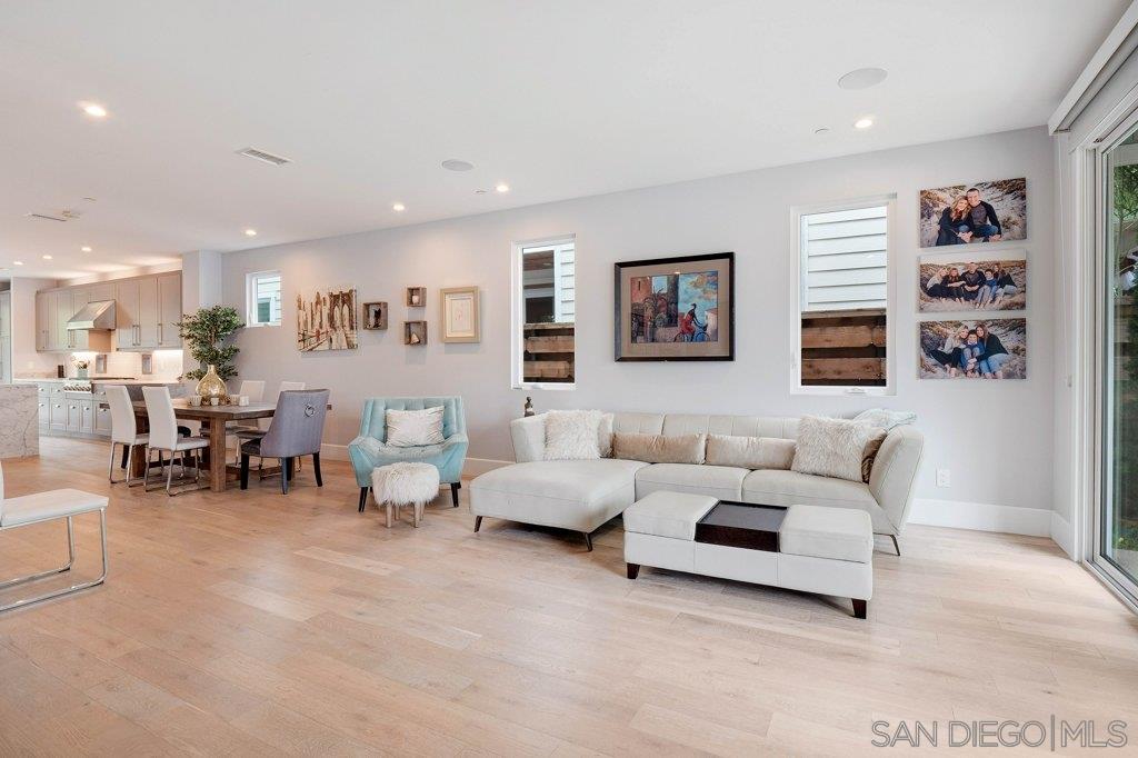 374 D Avenue Coronado, CA 92118 - Photo 2 of 25