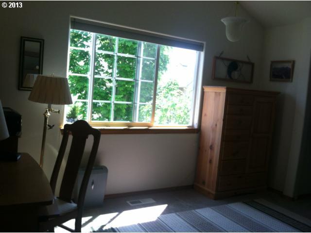 1078 Southwest Ivory Loop Gresham, OR 97080 - Photo 11 of 11