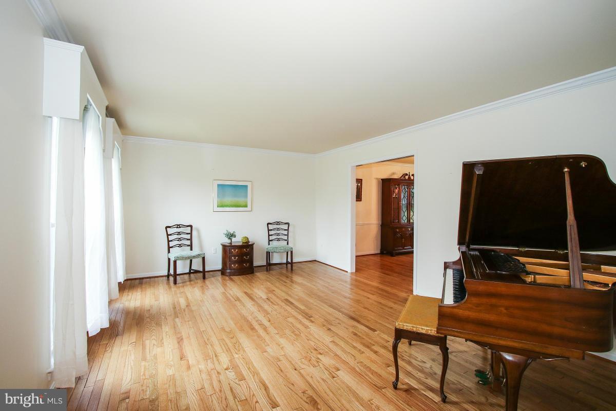 8712 Seven Locks Road Bethesda, MD 20817 - Photo 3 of 29