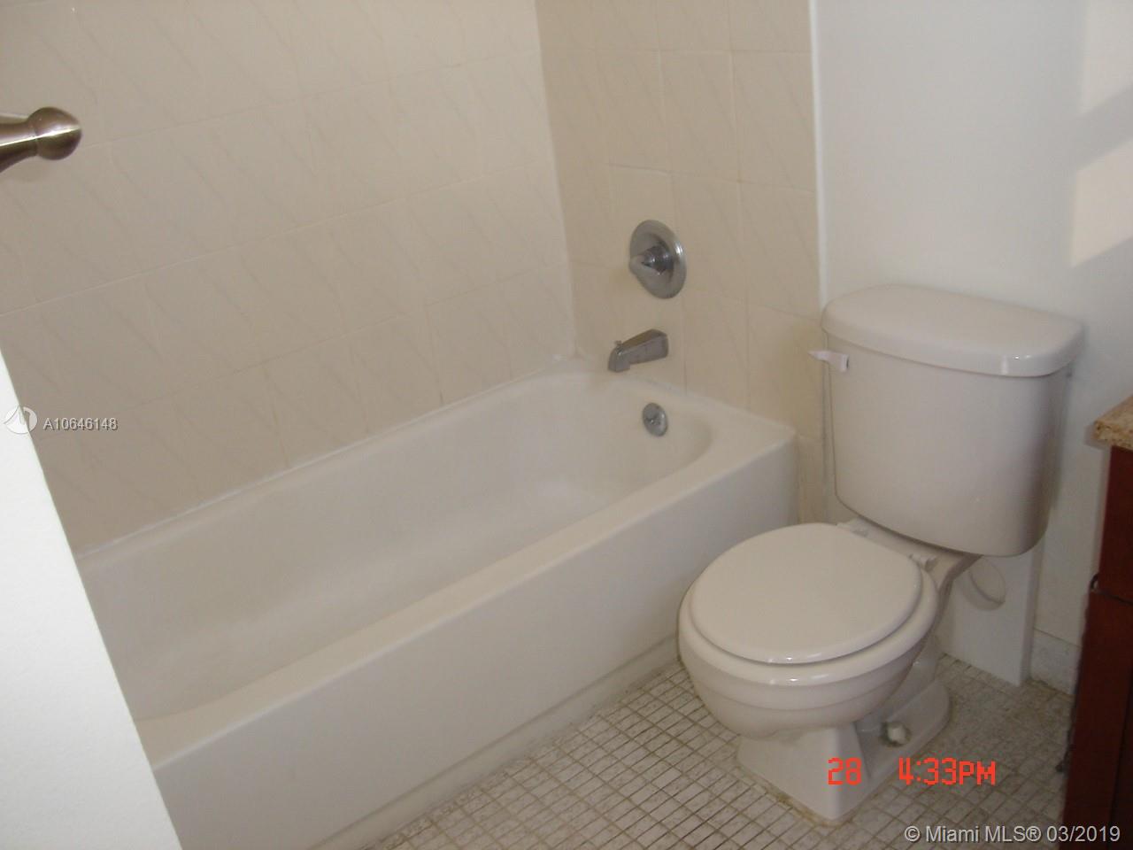 17021 North Bay Road, Unit 914 Sunny Isles Beach, FL 33160 - Photo 13 of 15