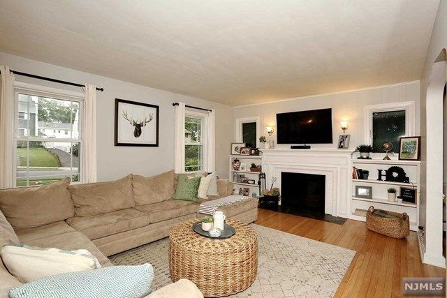 126 Dora Avenue Waldwick, NJ 07463 - Photo 5 of 25