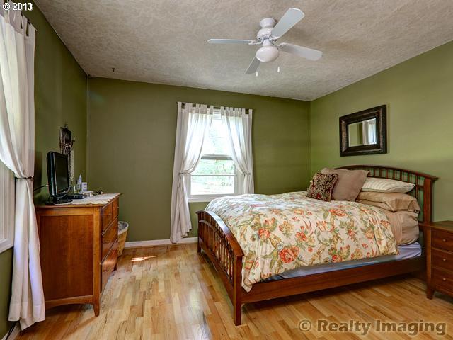 7610 Southwest Capitol Hill Road Portland, OR 97219 - Photo 6 of 10 Gallery Image 6