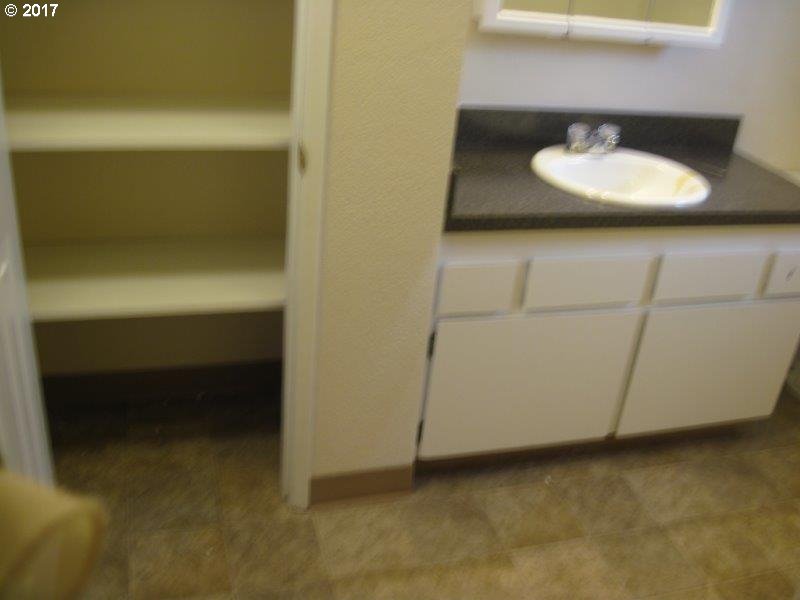 1318 Southwest 4th Place Pendleton, OR 97801 - Photo 18 of 25 Gallery Image 18