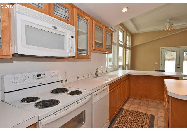 14426 Northwest Larson Road, Unit 9 Portland, OR 97231 - Photo 9 of 16