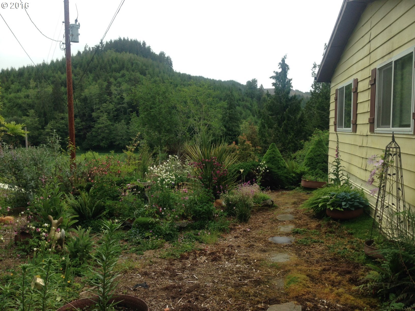 360 Jd Lane Reedsport, OR 97467 - Photo 8 of 28