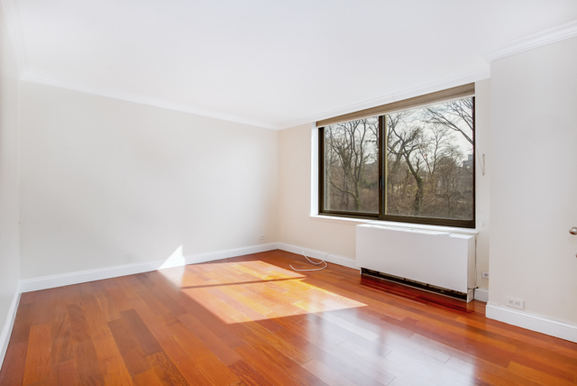 2521 Palisade Avenue, Unit 5A Bronx, NY 10463 - Photo 4 of 8