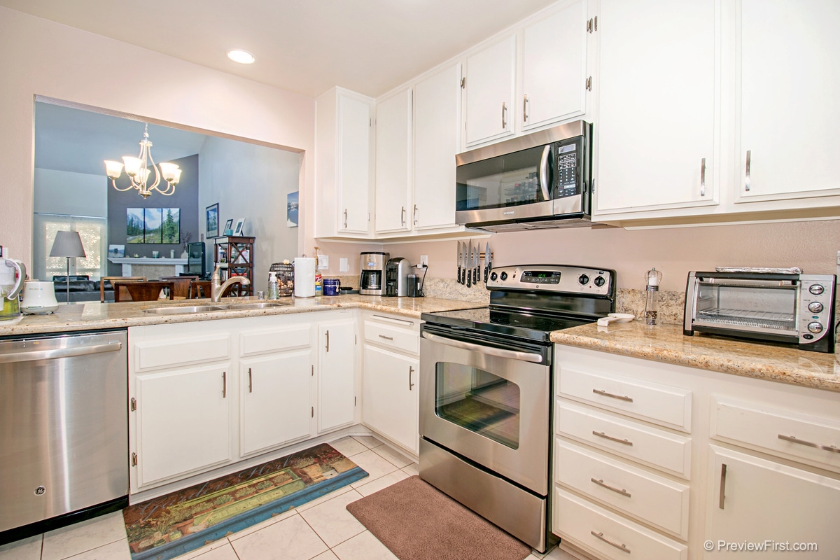 3121 Evening Way, Unit C La Jolla, CA 92037 - Photo 10 of 24