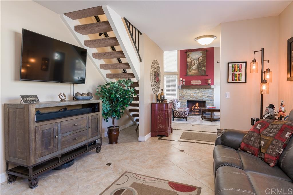 1324 Darwin Drive Oceanside, CA 92056 - Photo 6 of 25