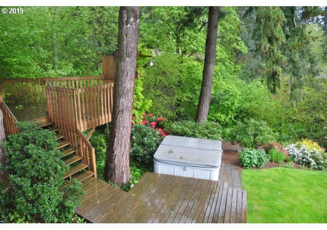 3816 Southwest Lyle Court Portland, OR 97221 - Photo 8 of 13 Gallery Image 8