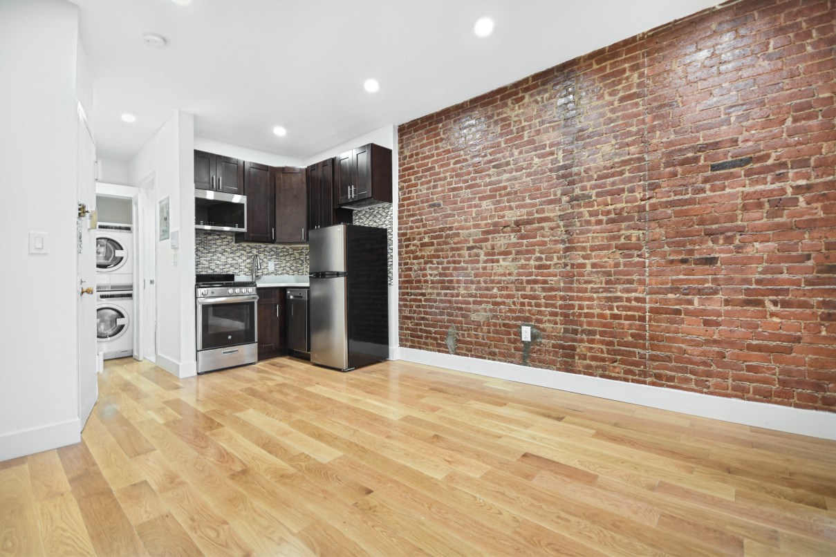 1709 2nd Avenue, Unit 5B Manhattan, NY 10128 - Photo 2 of 7