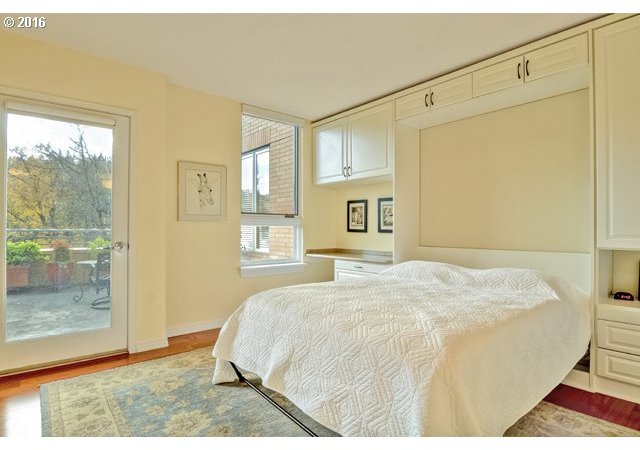 1132 Southwest 19th Avenue, Unit 207 Portland, OR 97205 - Photo 5 of 14 Gallery Image 5