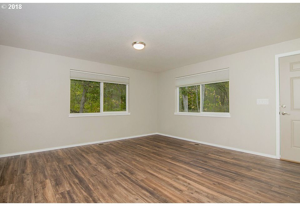 1146 Northeast Rifle Range Street Roseburg, OR 97470 - Photo 2 of 27 Gallery Image 2