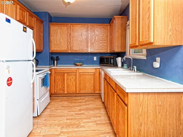 4913 Southeast Rural Street Portland, OR 97206 - Photo 6 of 21 Gallery Image 6