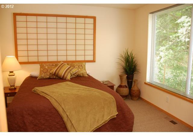 402 Center Street Mosier, OR 97040 - Photo 10 of 16 Gallery Image 10