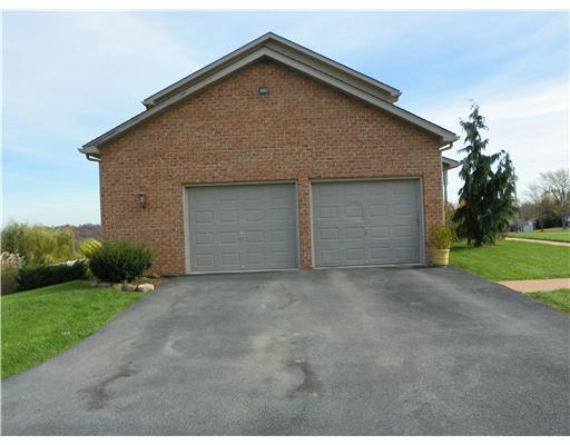 135 Kyle Road New Castle, PA 16102 - Photo 2 of 16
