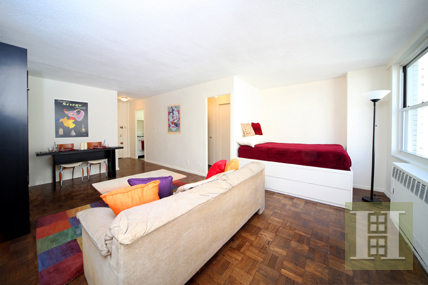 310 East 70th Street, Unit 7J Manhattan, NY 10021 - Photo 2 of 4