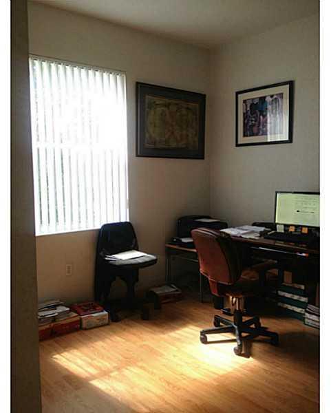 Silver Shores Miramar, FL 33027 - Photo 8 of 35