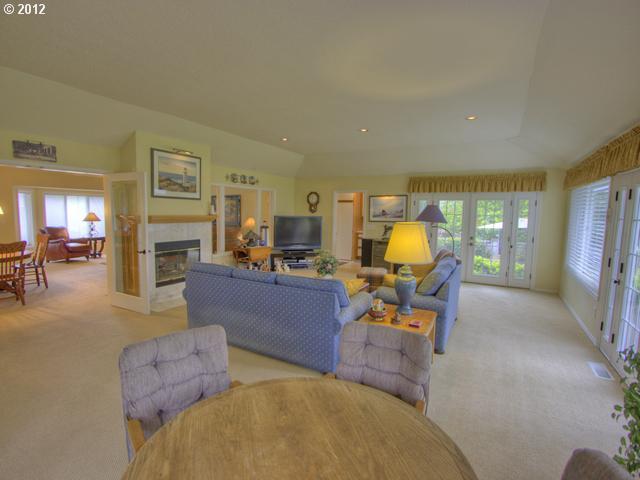 3138 Northeast Jackson Rd Loop Hillsboro, OR 97124 - Photo 5 of 16 Gallery Image 5