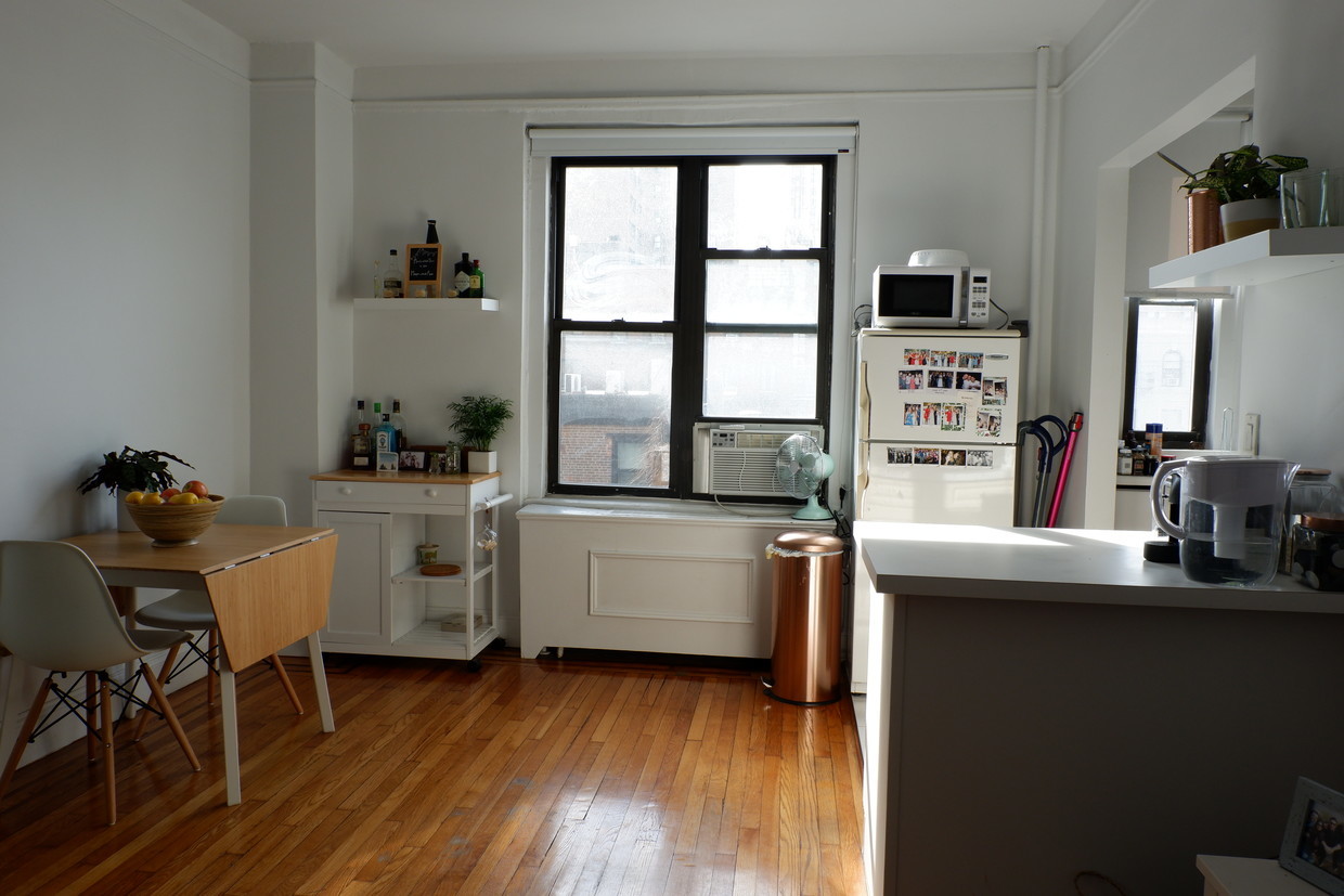 208 West 23rd Street, Unit 516 Manhattan, NY 10011 - Photo 2 of 7