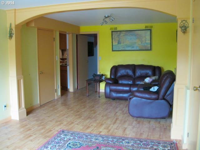 1722 Southwest Miles Street Portland, OR 97219 - Photo 13 of 14 Gallery Image 13