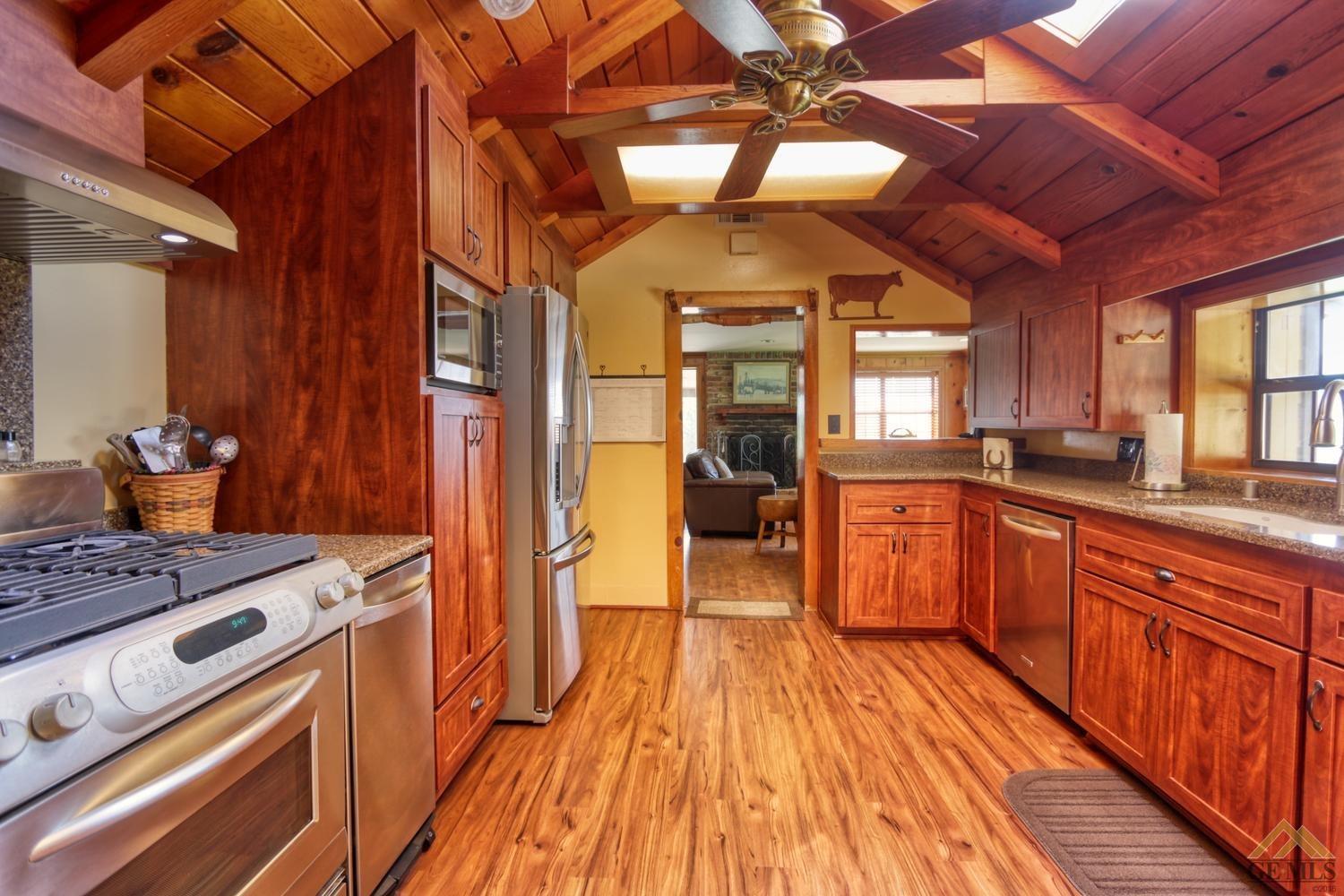 28101 Giraudo Road Tehachapi, CA 93561 - Photo 6 of 40 Gallery Image 6