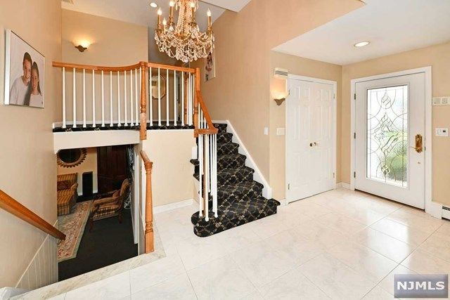 635 Kenwood Road Ridgewood, NJ 07450 - Photo 3 of 20