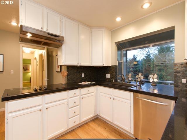 5730 Southwest Hamilton Street Portland, OR 97221 - Photo 5 of 16 Gallery Image 5