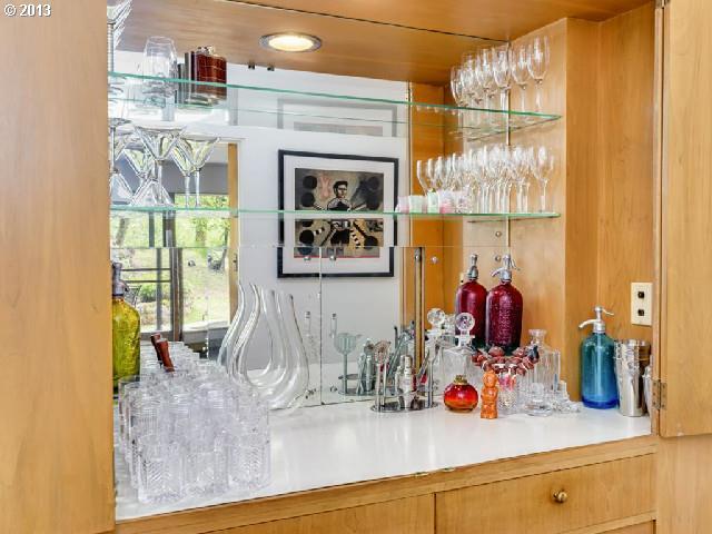 1931 Southwest Highland Road Portland, OR 97221 - Photo 5 of 16 Gallery Image 5