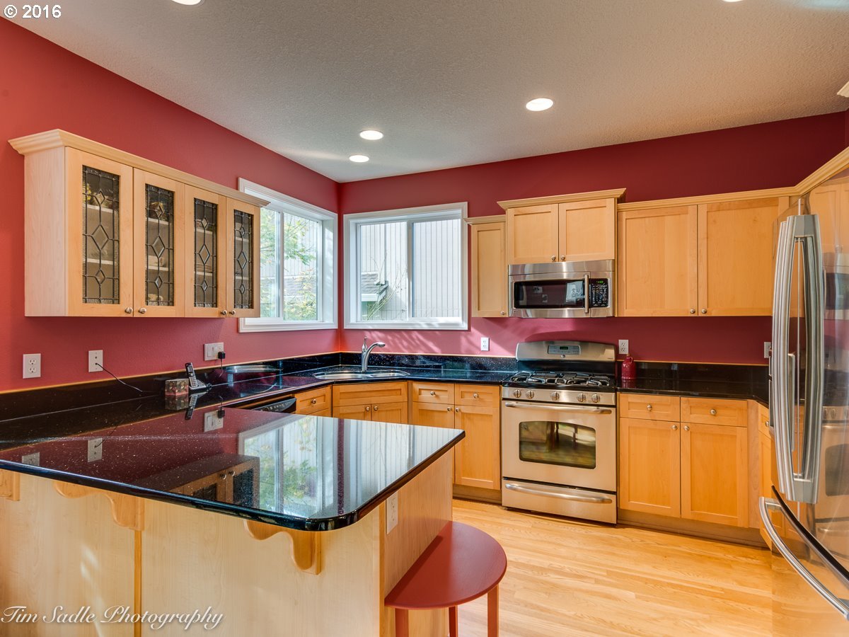 4402 Southwest Palatine Street Portland, OR 97219 - Photo 3 of 22