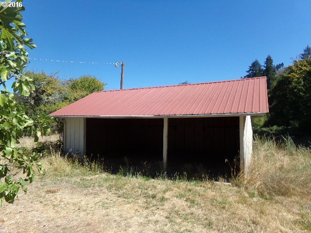 7021 Nonpareil Road Sutherlin, OR 97479 - Photo 11 of 12