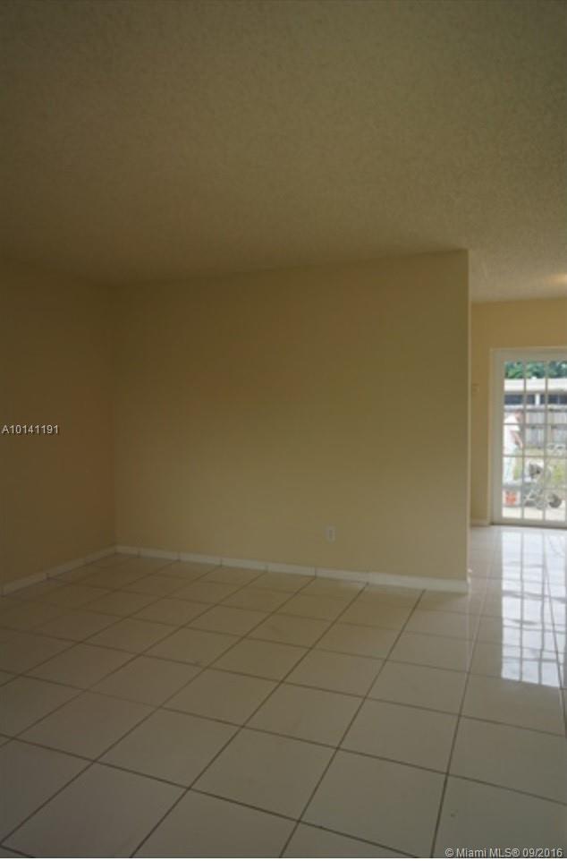 9531 Holiday Road Cutler Bay, FL 33157 - Photo 6 of 7