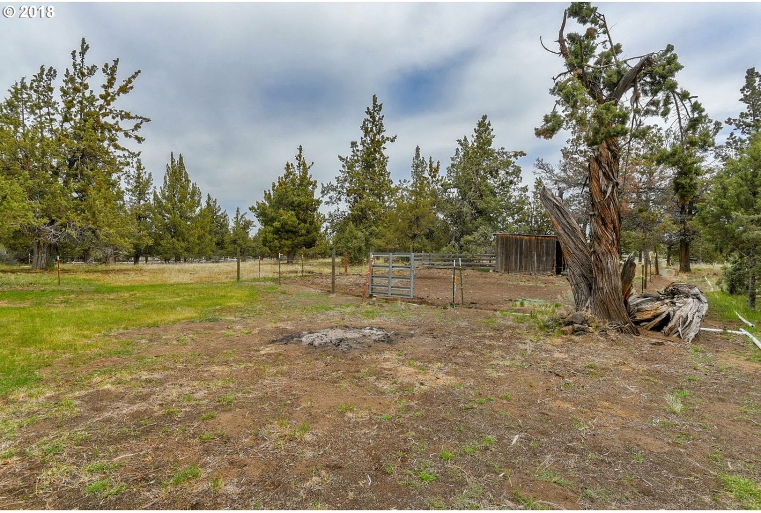 63475 Hamehook Road Bend, OR 97701 - Photo 7 of 32